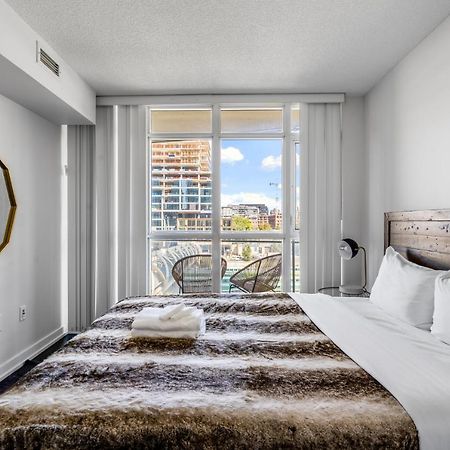 Family Oriented Downtown Toronto 2Bdrm Condo With Parking & Office Space Kültér fotó