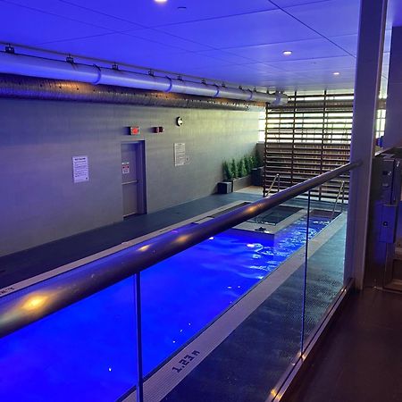 Family Oriented Downtown Toronto 2Bdrm Condo With Parking & Office Space Kültér fotó