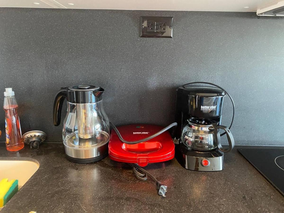 Family Oriented Downtown Toronto 2Bdrm Condo With Parking & Office Space Kültér fotó