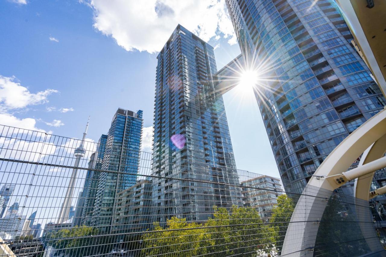 Family Oriented Downtown Toronto 2Bdrm Condo With Parking & Office Space Kültér fotó
