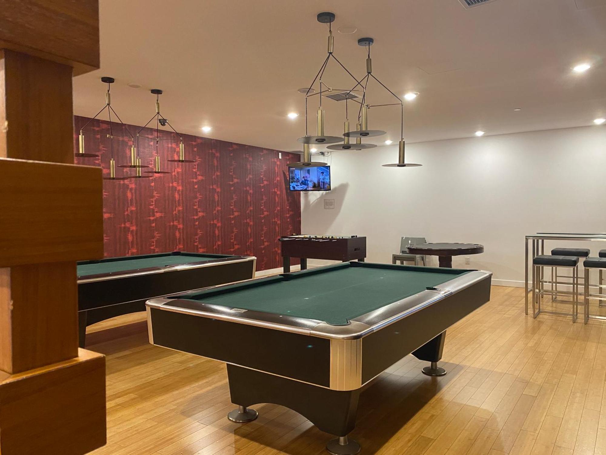 Family Oriented Downtown Toronto 2Bdrm Condo With Parking & Office Space Kültér fotó